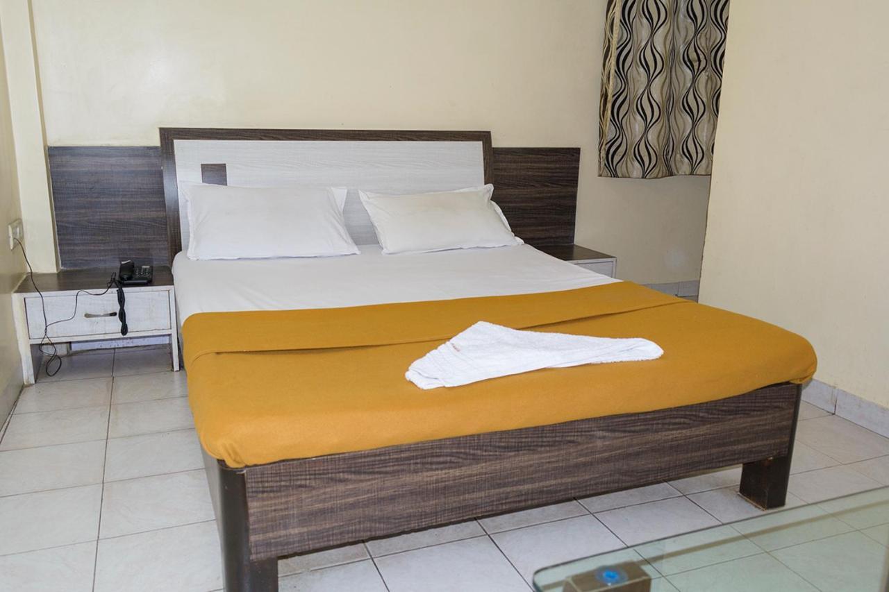 Hotel Mukesh Residency Pune Ngoại thất bức ảnh